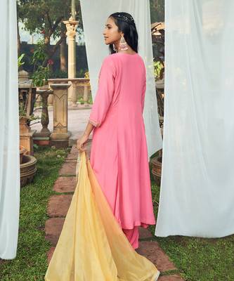 Pink hand embroidery crepe kurta set 5