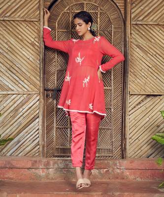 Red hand embroidery georgette kurta set 1