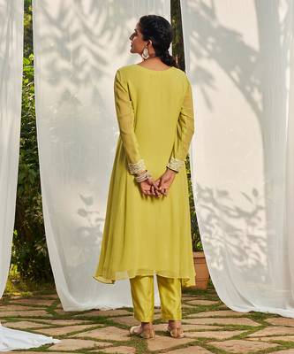Green hand embroidery goergette kurta set 3