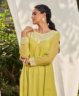Green hand embroidery goergette kurta set 4