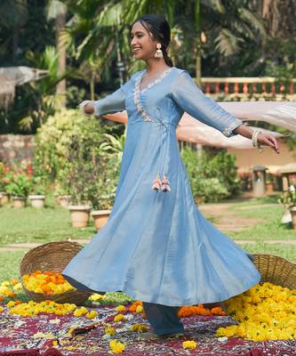 Blue hand embroidery tissue kurta set 2