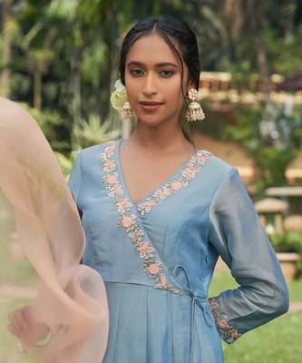 Blue hand embroidery tissue kurta set 3