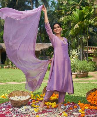 Purple hand embroidery tissue kurta set 1
