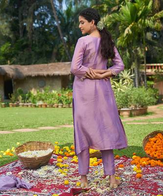 Purple hand embroidery tissue kurta set 4