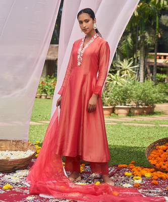 Red hand embroidery tissue  kurta set 2