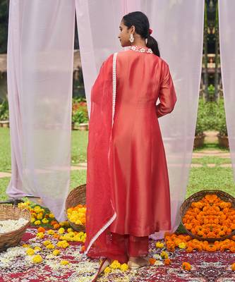 Red hand embroidery tissue  kurta set 3