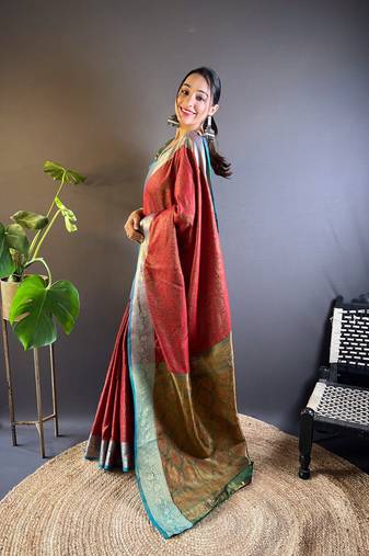 Ethnic And Elegant Green Silk Blend Saree With Zari Woven Work For Ceremonial Looks