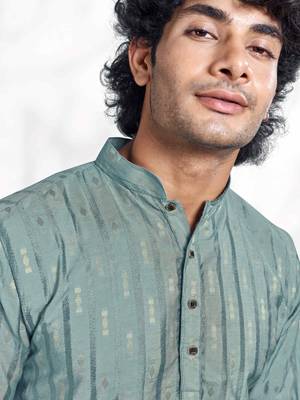 Vardha men's viscose woven jacquard stitched kurta, blue linear striped & diamond jacquard kurtas for men 4