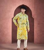 Vardha men's viscose stitched kurta, olive-white flowy leaf pattern shibori dyed ethnic kurtas for men