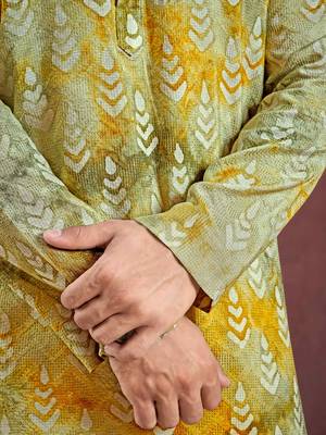 Vardha men's viscose stitched kurta, olive-white flowy leaf pattern shibori dyed ethnic kurtas for men 3