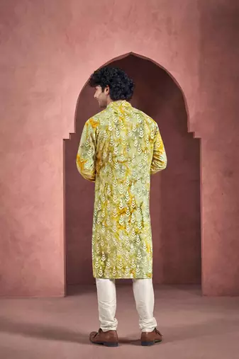 Vardha men's viscose stitched kurta, olive-white flowy leaf pattern shibori dyed ethnic kurtas for men