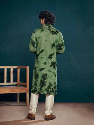Vardha men's viscose sequence stitched kurta, flowy green pattern shibori dyed ethnic kurtas for men 2