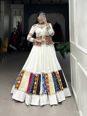Women's Navaratri Special Traditional Ctop - Top Lehenga Choli Set 1
