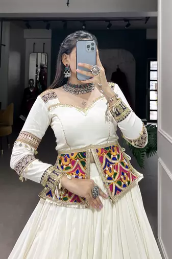 Women's Navaratri Special Traditional Ctop - Top Lehenga Choli Set