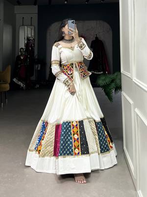 Women's Navaratri Special Traditional Ctop - Top Lehenga Choli Set 5