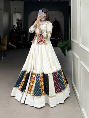 Women's Navaratri Special Traditional Ctop - Top Lehenga Choli Set 6