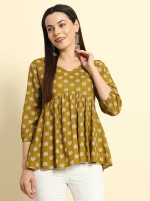 Women Floral Printed Alia Cut Short Kurta 1