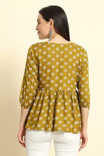 Women Floral Printed Alia Cut Short Kurta