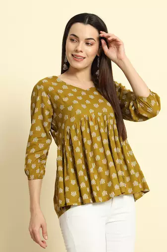 Women Floral Printed Alia Cut Short Kurta