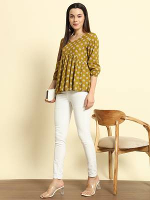 Women Floral Printed Alia Cut Short Kurta 4
