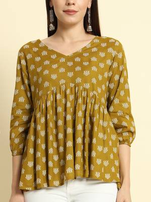Women Floral Printed Alia Cut Short Kurta 5