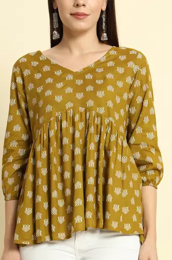 Women Floral Printed Alia Cut Short Kurta