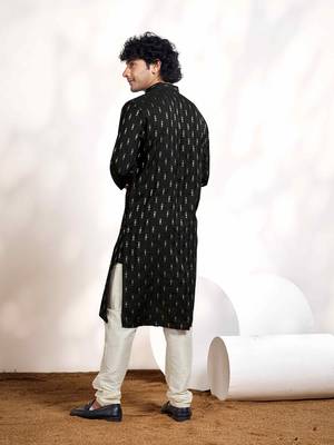 Vardha men's viscose woven jacquard stitched kurta, black linear striped & diamond jacquard kurtas for men 3
