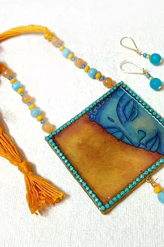 Handcrafted necksets2