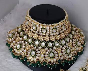 Indian traditional half bridal choker for weddings with sheeshphul and nose nath 2