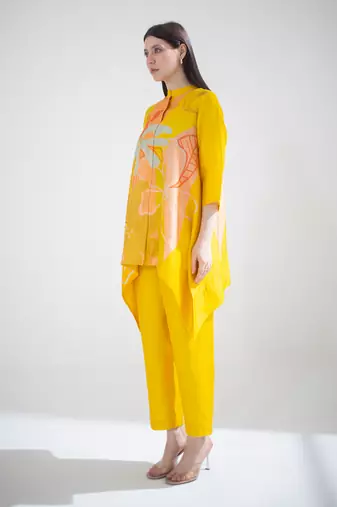 Yellow short kaftan tail set