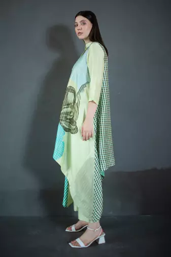 Light green long kaftan tail set