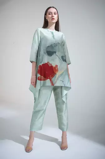 Light green short kaftan tail set
