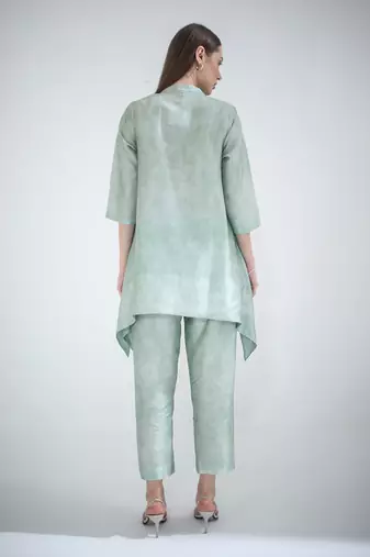 Light green short kaftan tail set