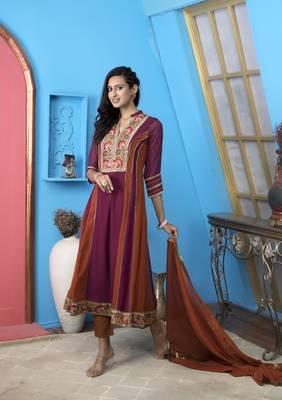 Nikhaar magenta georgette stitched anarkali trouser kurta & dupatta  4