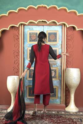 Nikhaar maroon georgette stitched straight cut trouser kurta & dupatta  5