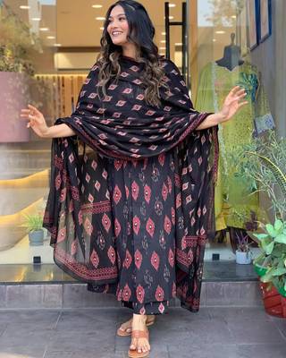 Cotton Fabric Printed work Straight cut Kurta, Pant and Dupatta Set 5