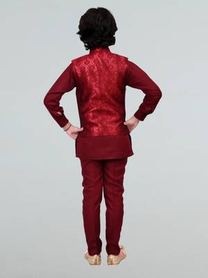 Boys geometric embossed cotton blend waistcoat with kurta & pant set - maroon 2