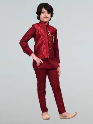 Boys geometric embossed cotton blend waistcoat with kurta & pant set - maroon 3