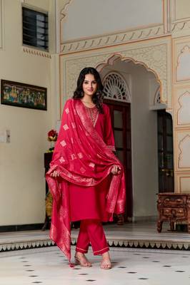 Women Chanderi Silk Embroidered Kurta Pant Dupatta Set 6
