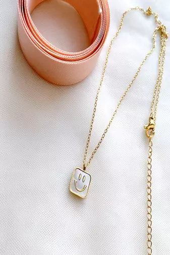 18k plated smiley pendant necklace