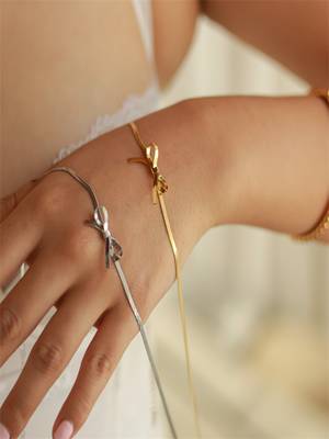 Silver plated bow chain 5
