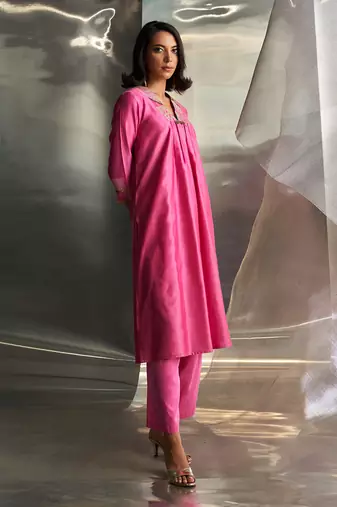 Bloom pink embroidered chanderi kurta set
