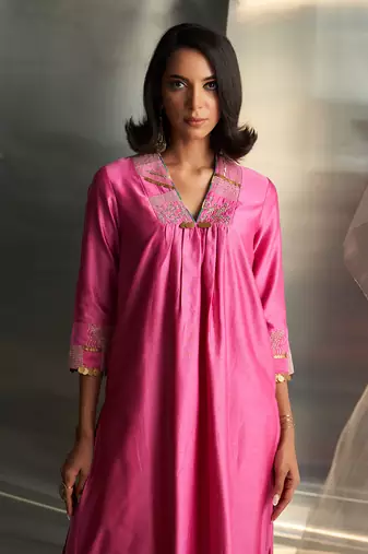 Bloom pink embroidered chanderi kurta set