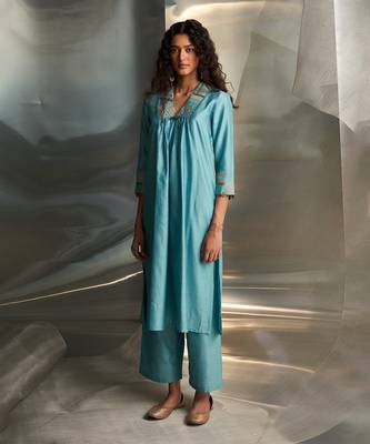 Powder blue embroidered chanderi kurta set 2