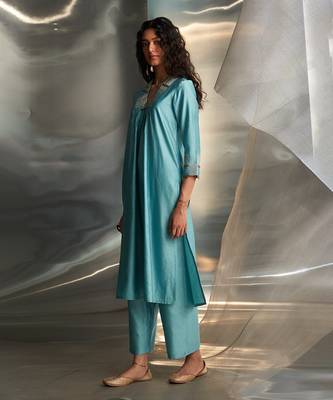 Powder blue embroidered chanderi kurta set 3