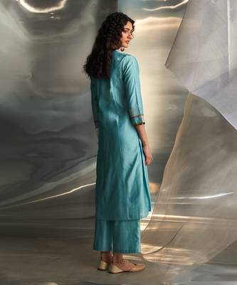 Powder blue embroidered chanderi kurta set 4
