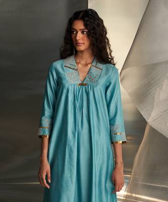 Powder blue embroidered chanderi kurta set 5