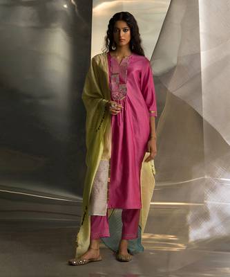 Bloom pink embroidered chanderi kurta set 1