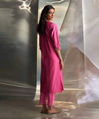 Bloom pink embroidered chanderi kurta set 4