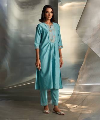 Powder blue embroidered chanderi kurta set 3